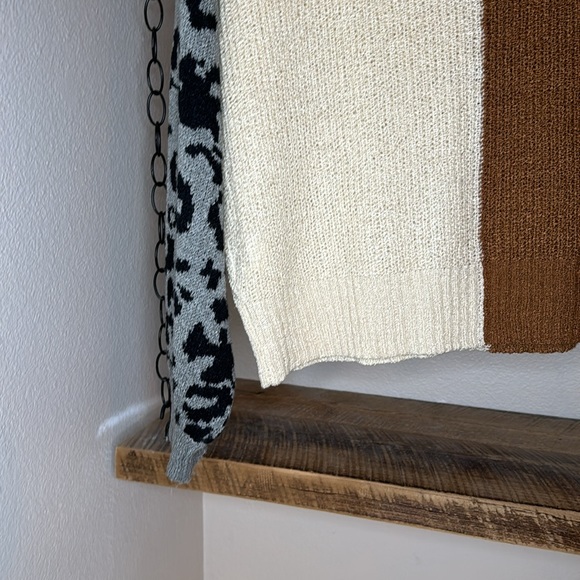 Charcoal Animal Print V-Neck Colorblock Knit Sweater, wore once, size L - Picture 11 of 15